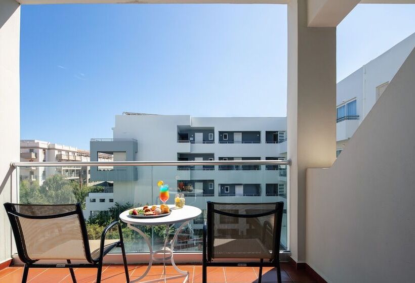 Quarto Estandar Vista Piscina, Atrium Ambiance
