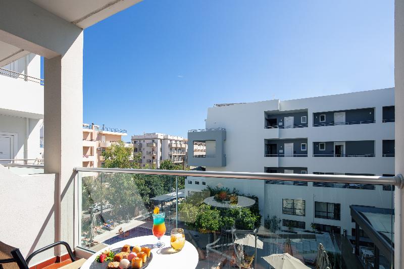 Quarto Estandar Vista Piscina, Atrium Ambiance