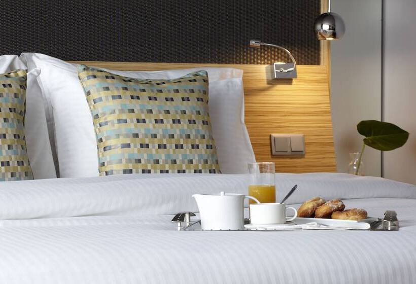장애인을 위한 스탠다드 룸, Wyndham Grand Athens