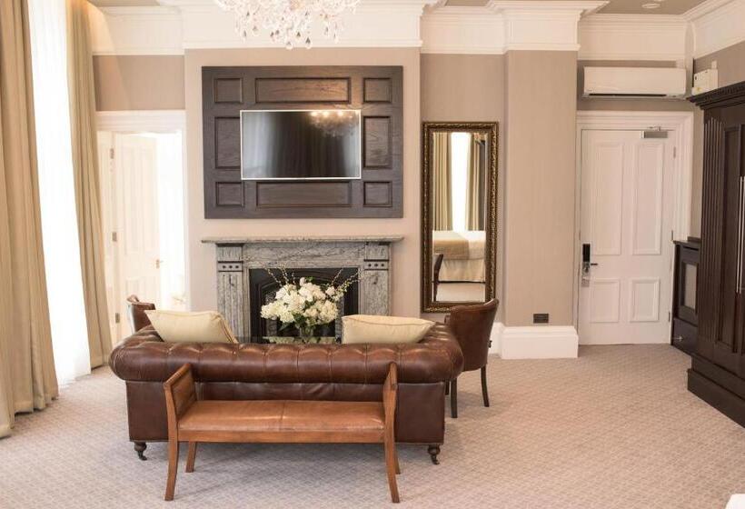 Президентский Люкс, County Hotel & County Aparthotel Newcastle