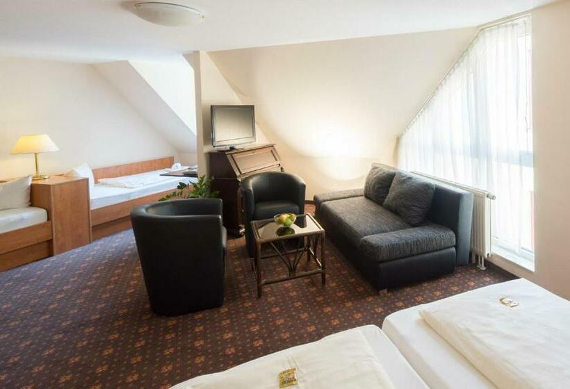 Четырехместный Номер Стандарт, Maximilian Hotel & Apartments Weil Am Rhein / Basel