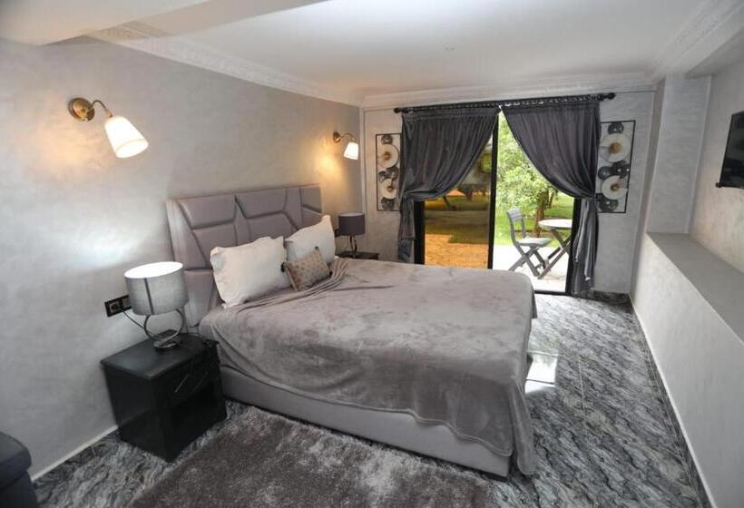 Люкс с Террасой, Equi Palace & Spa Near Aeroport