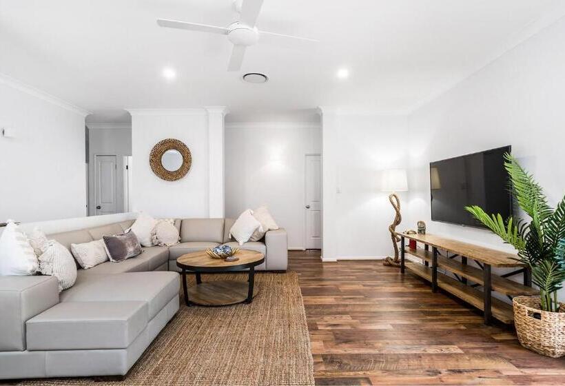 خانه 4 خوابه, A Perfect Stay   Julian Rocks House