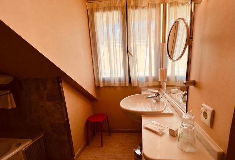 Quarto Superior, Hospedium Hotel Los Lanceros
