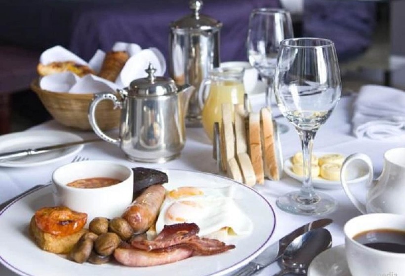 Номер Deluxe, Nutfield Priory Hotel & Spa