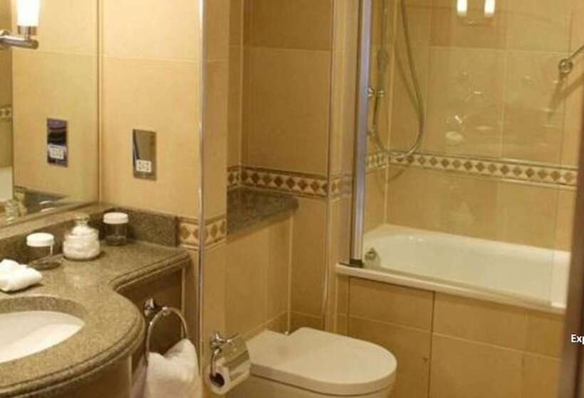 Номер Superior, Nutfield Priory Hotel & Spa