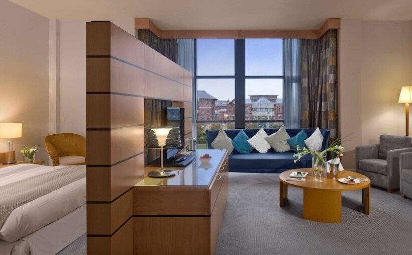 Полулюкс с Балконом, Voco Belfast, An Ihg