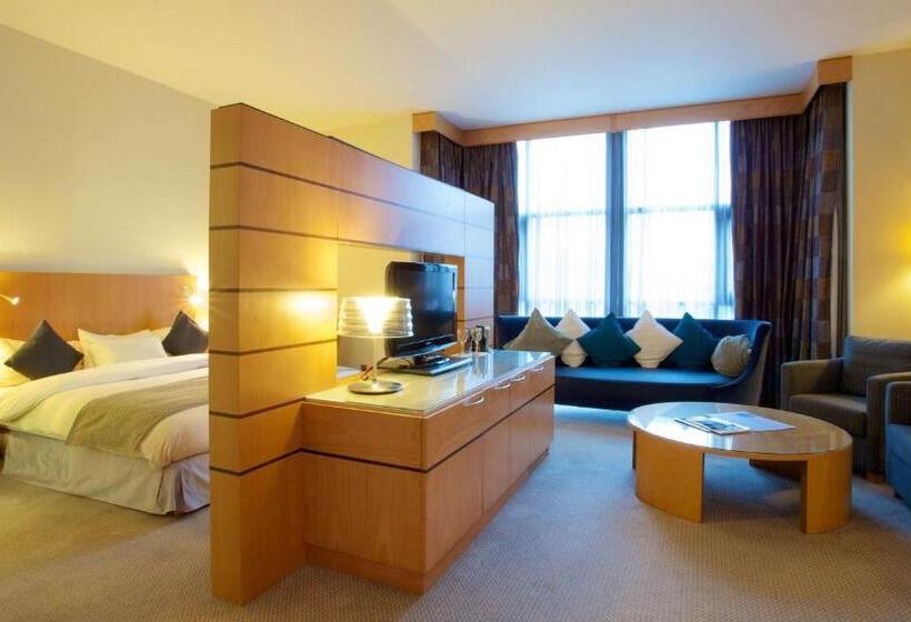 Полулюкс с Балконом, Voco Belfast, An Ihg