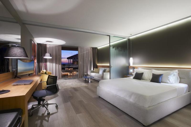 סוויטה, Blue Dolphin