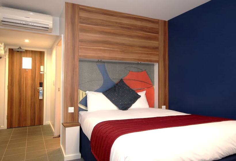 اتاق خانوادگی, Ramada London Stansted Airport