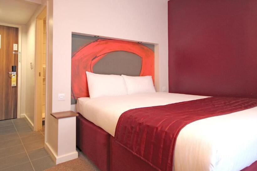 اتاق استاندارد, Ramada London Stansted Airport