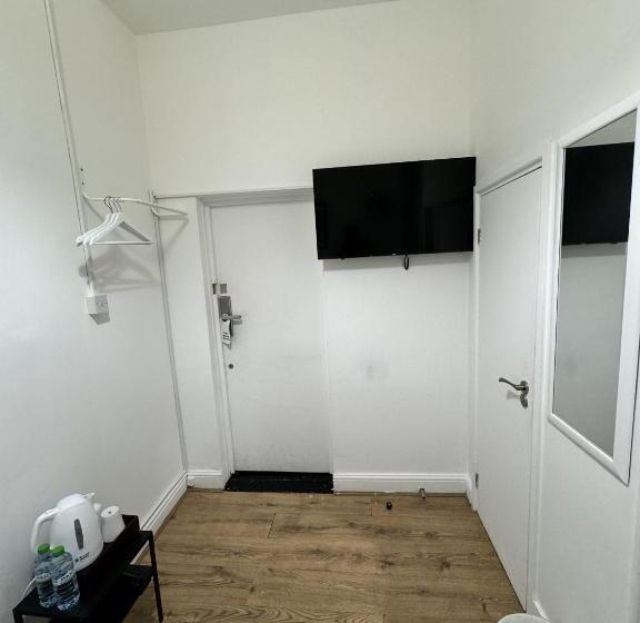 اتاق اکونومی, Gallery Hyde Park Hostel