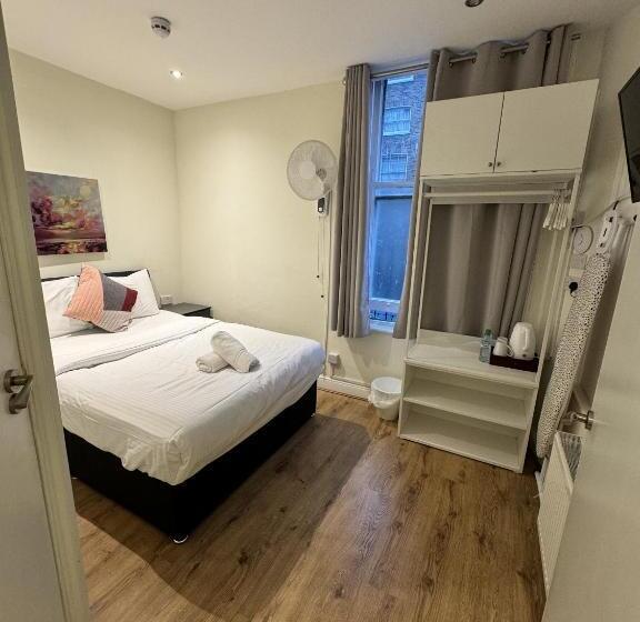 اتاق اکونومی, Gallery Hyde Park Hostel
