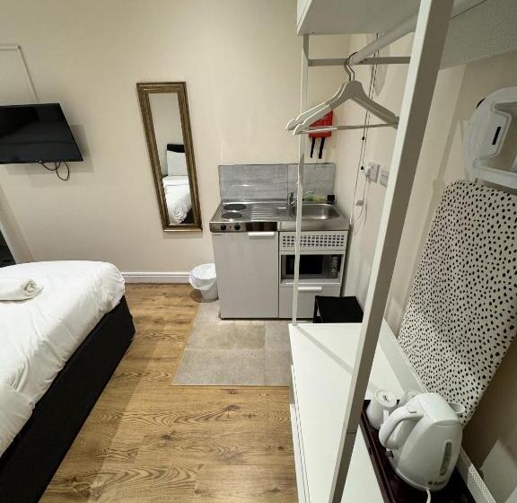 اتاق استاندارد سه نفره, Gallery Hyde Park Hostel