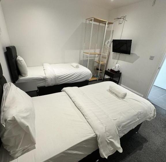 استودیوی استاندارد, Gallery Hyde Park Hostel