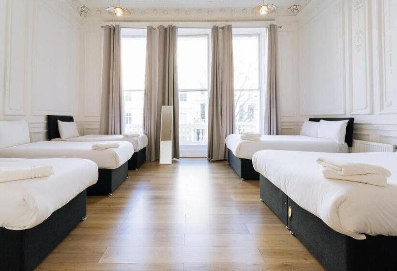 استودیوی سوپریور, Gallery Hyde Park Hostel