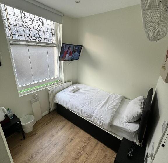اتاق استاندارد یک نفره, Gallery Hyde Park Hostel