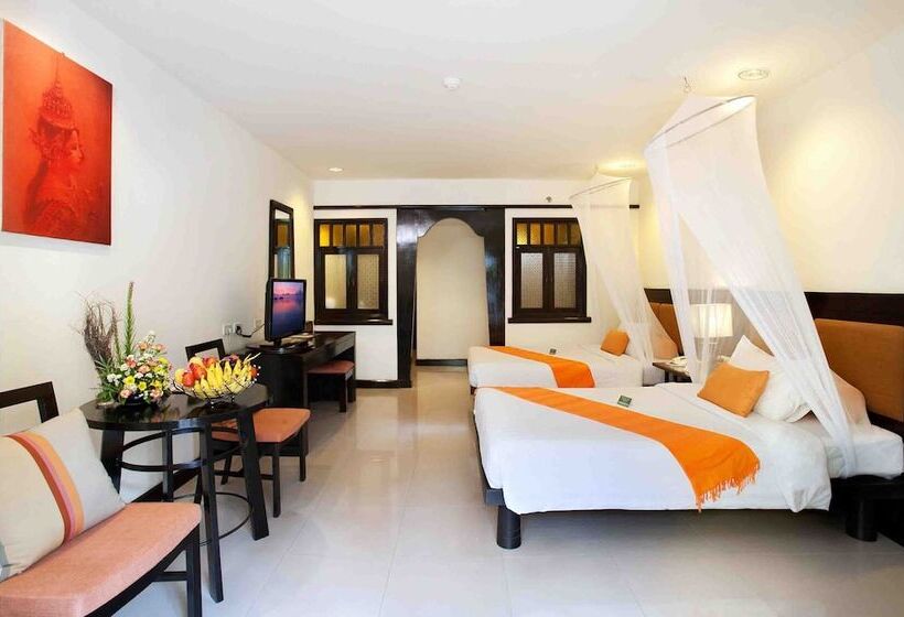 带泳池观景的豪华房, Woraburi Phuket Resort & Spa   Sha Plus