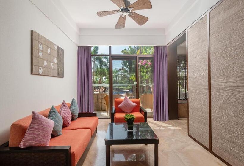 Mini suite with lake view, Yalong Bay Mangrove Tree Resort