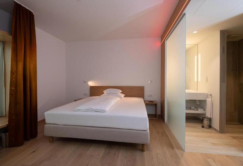 Номер Стандарт Адаптированный для Инвалидов, Best Western Hotel Spinnerei Linz