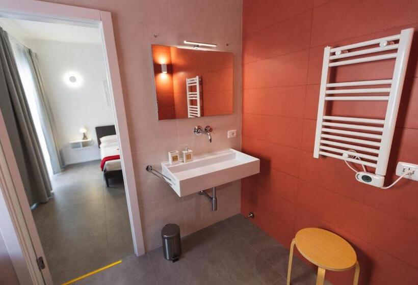 اتاق لوکس با چشم‌انداز دریا, B&b A Due Passi Dal Mare