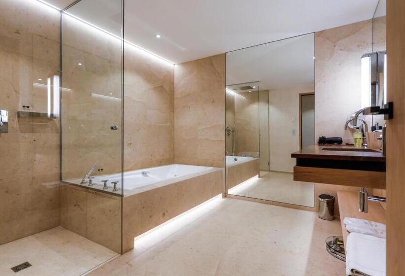 Полулюкс, Auberge Saint Walfrid Hôtel Restaurant & Spa