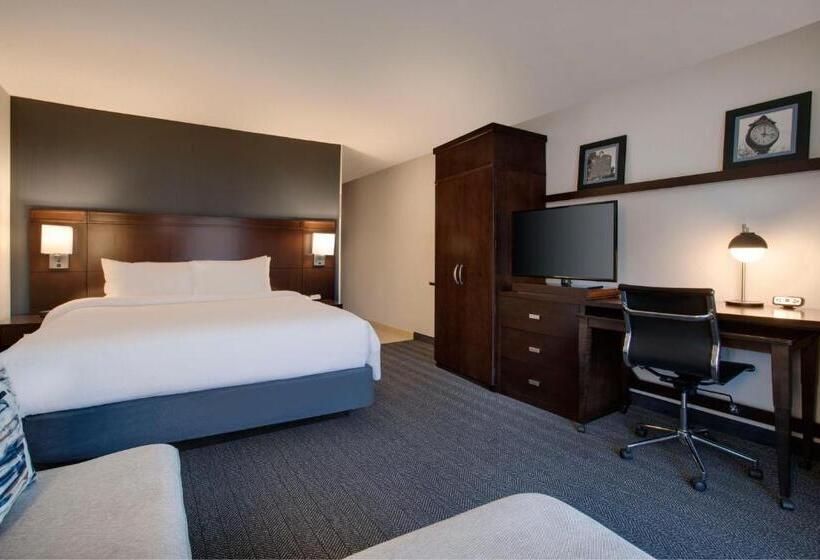 Номер Стандарт с Балконом, Courtyard Worcester