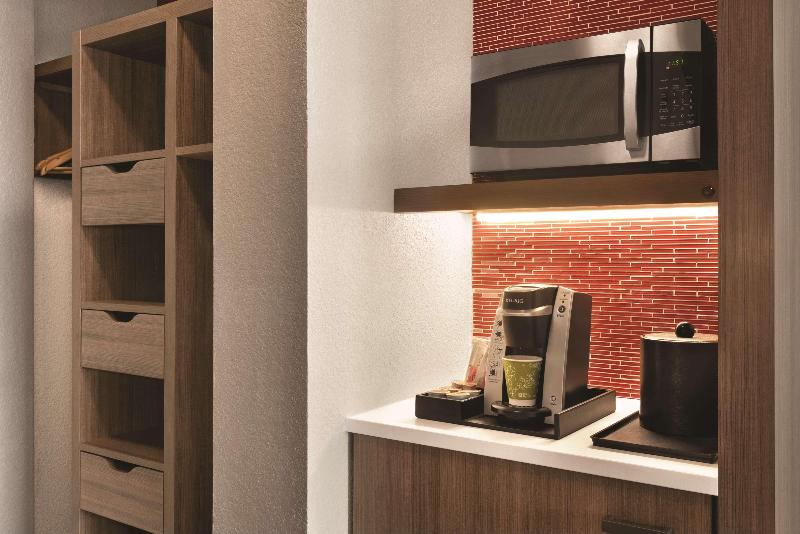 اتاق استاندارد با تخت بزرگ, Hilton Garden Inn Fort Wayne