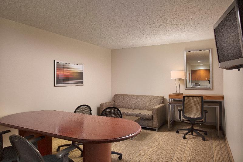 Люкс Кровать Кинг, Holiday Inn Grand Rapids Airport, An Ihg