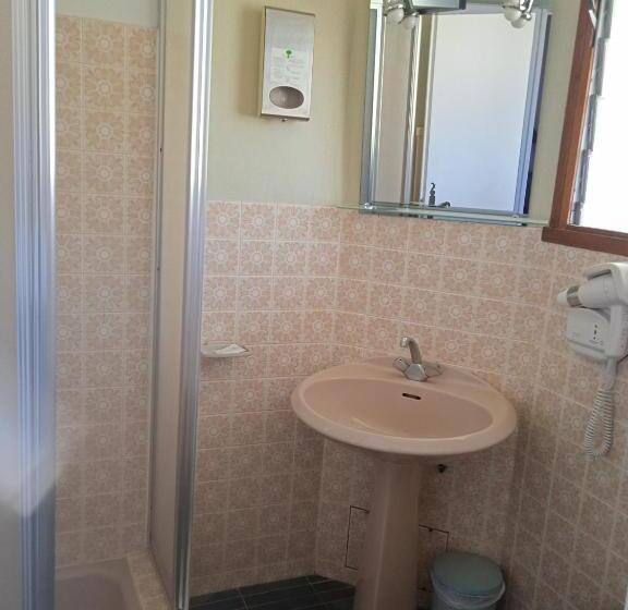 Номер Стандарт, Hôtel Le Mas Fleuri