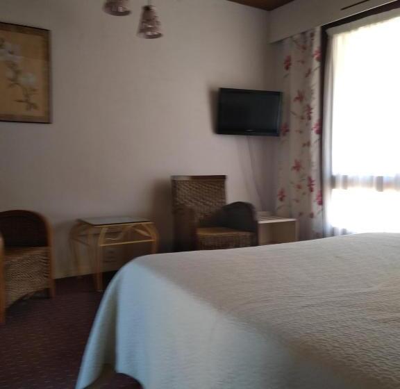 Семейный Номер, Hôtel Le Mas Fleuri