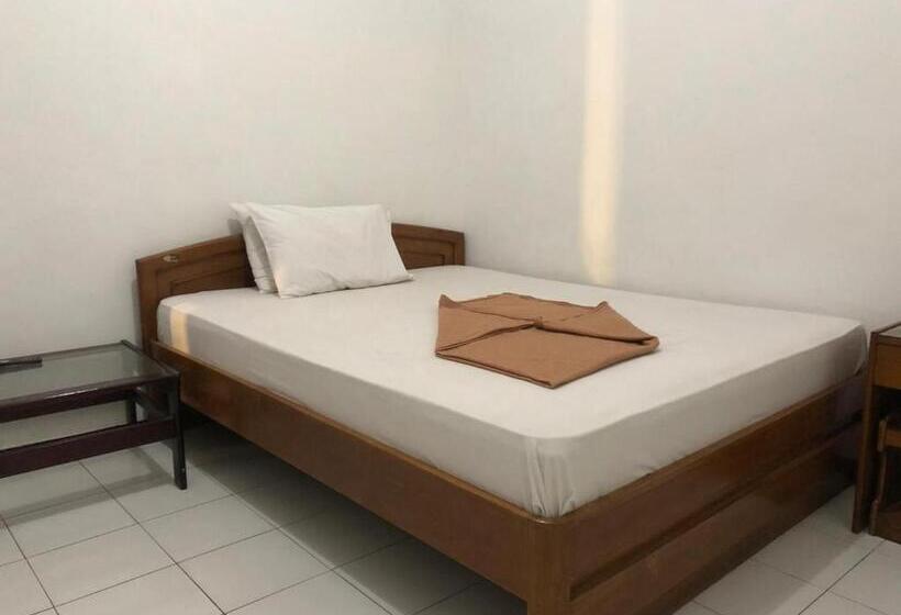 Номер Стандарт, Baru Inn Batu Redpartner