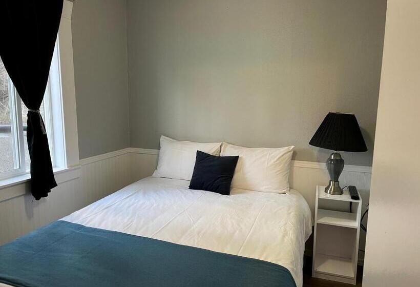 Полулюкс Повышенной Комфортности, Celadon Lodge