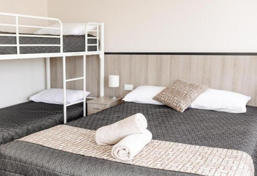 Семейный Номер, Starline Motor Inn