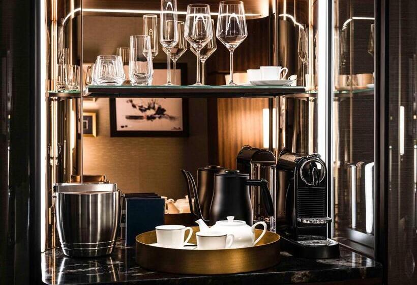 복층 룸 퀸 침대, Raffles Boston