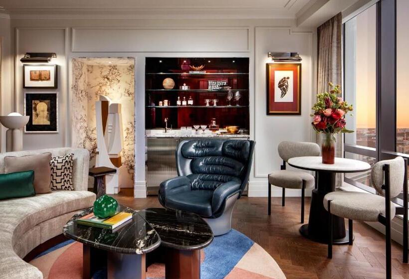 스위트 킹사이즈 침대, Raffles Boston