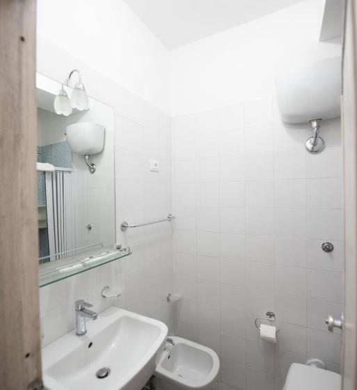 اتاق اکونومی, Villa Moschella