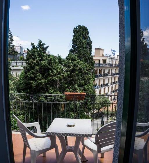 اتاق اکونومی, Villa Moschella