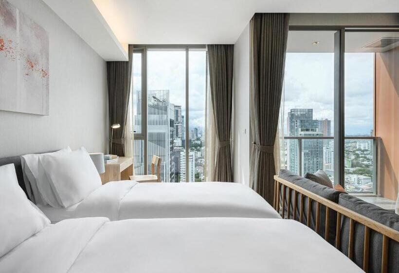 استودیوی لوکس, Oakwood Suites Bangkok