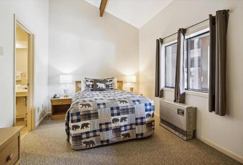 Люкс, Cedarbrook Queen Suite 203