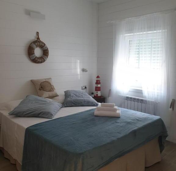 スタンダードシングルルーム, Laura E Christian   Rooms