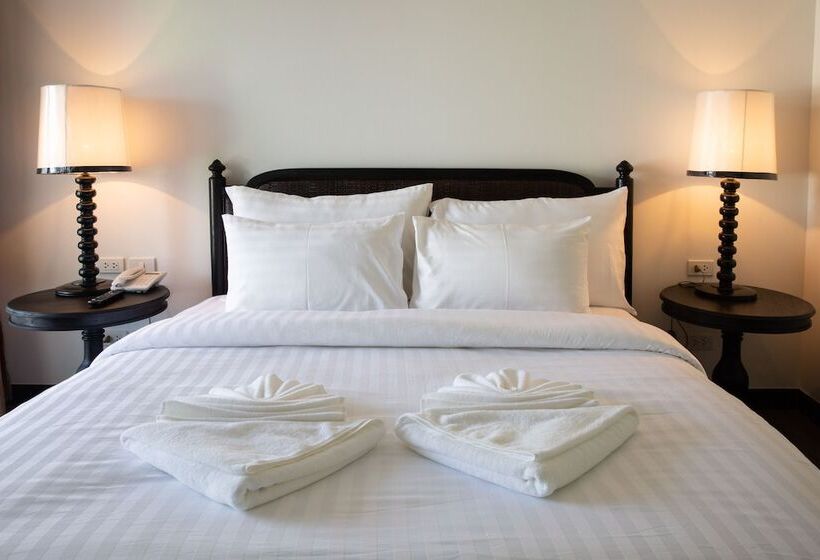 Номер Deluxe Вид на Бассейн, Mora Boutique Hotel   Sha Extra Plus