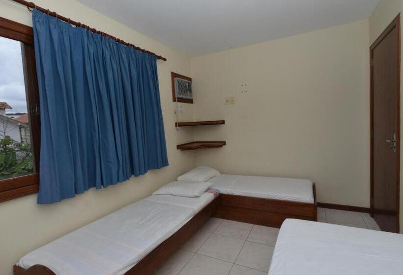 Quarto Familiar Superior, Oceano Pousada   Buffet De Café Da Manhã E Serviço De Quarto Diário