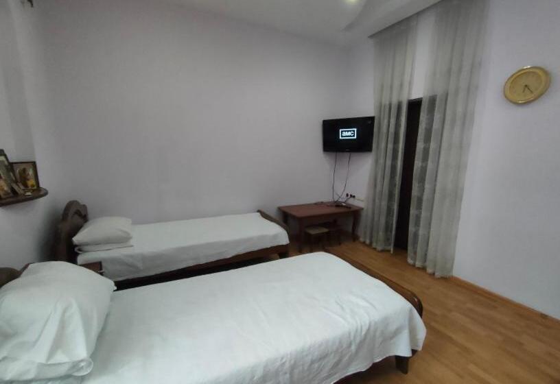 اتاق استاندارد با 2 تخت دوبل, Guest House Nadejda