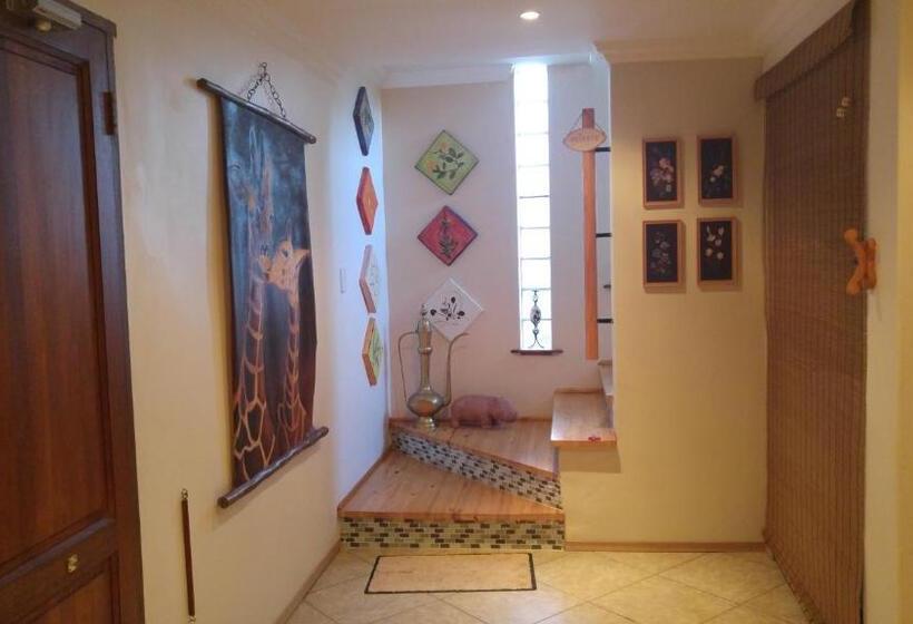 Номер Стандарт Вид на Сад, House Of Art