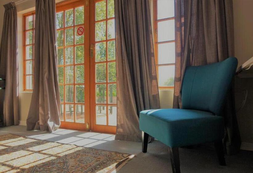 Номер Стандарт, Notting Hill Lodge
