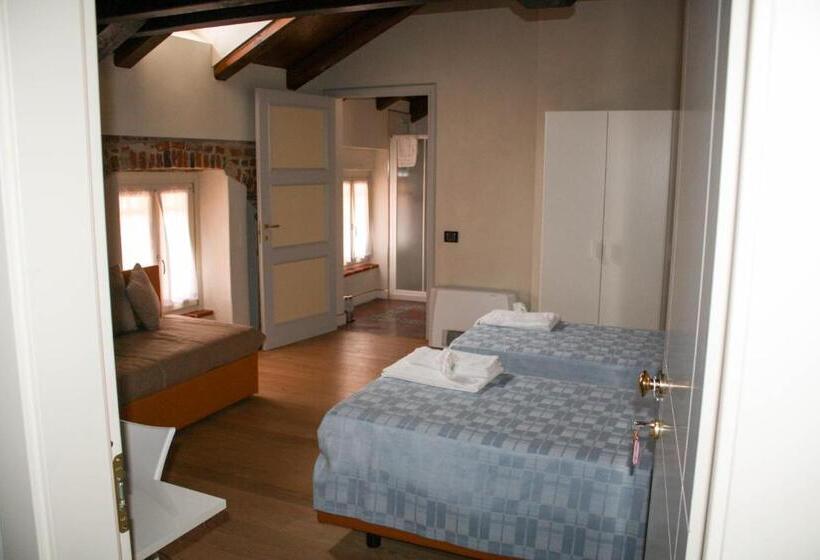 琮城市景观的豪华间, Palazzo Sacco Hostello Fossano