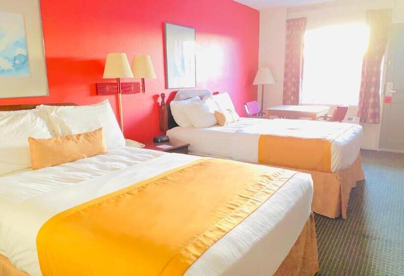 Номер Стандарт 2 Двуспальные Кровати, Ramada By Wyndham Walterboro