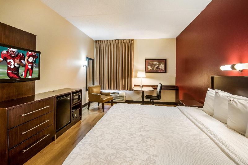 Номер Superior Кровать Кинг, Red Roof Plus Long Island   Garden City
