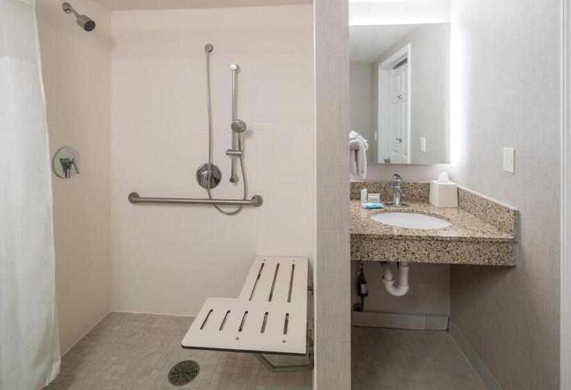 Студия Стандарт Кровать Куин, Residence Inn Boston Westford